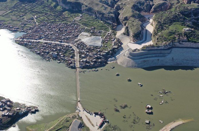 Antik kent Hasankeyf’in büyük kısmı sulara gömüldü