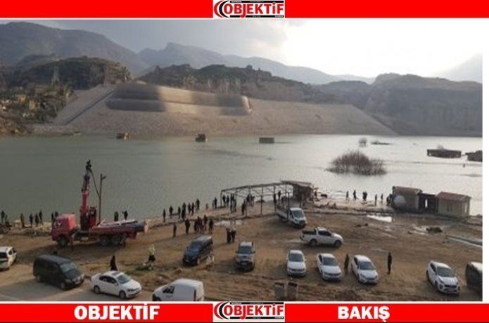 Hasankeyf'te sular seyir terasını yuttu
