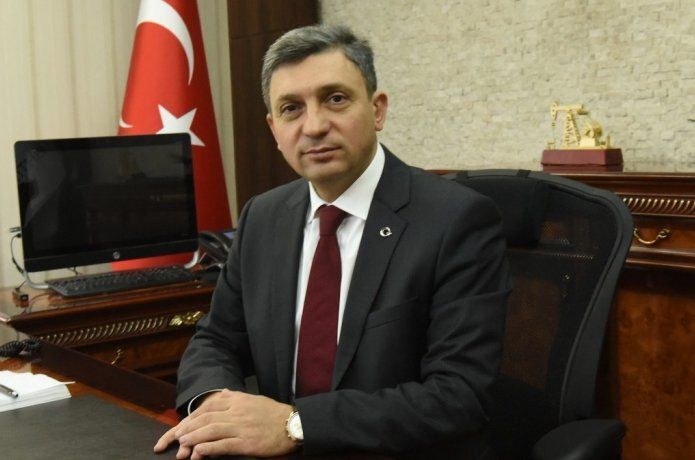 Vali Şahin, Objektif'i kutladı