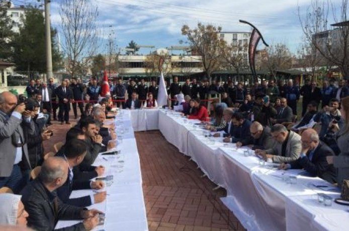 Belediyeden tarihi toplantı