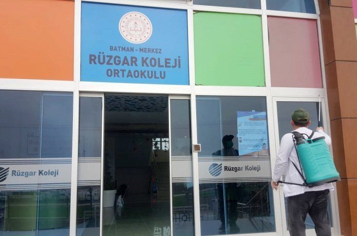 Rüzgar Koleji dezenfekte edildi