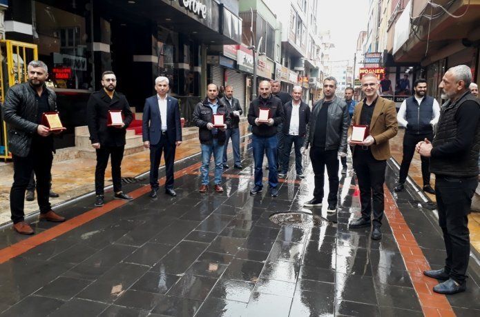 Kaplan'dan mülkiyet sahiplerine teşekkür plaketi