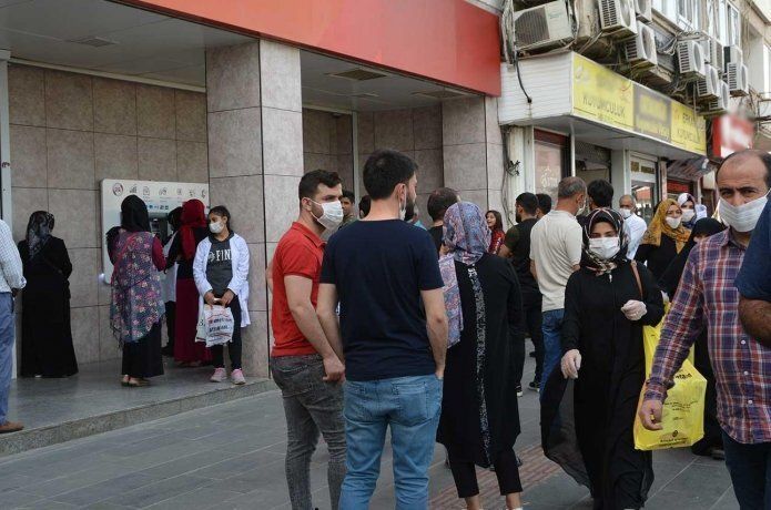 Batman'da sosyal mesafe kuralına uyulmuyor