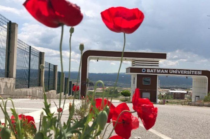 Batman Üniversitesi’nden imkânı olmayan öğrencilere teknik destek