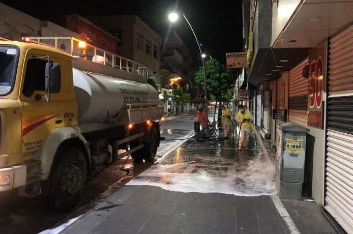 Cadde ve bulvarlar pırıl pırıl