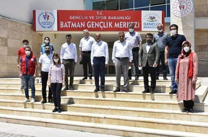 Spor salonlarında çalışmalar tam hız