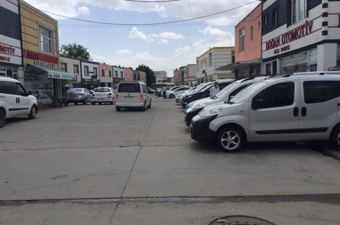 Sitede 2000 araç var ama satış yok