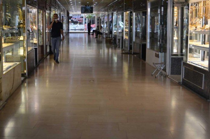 Kuyumcular: “Vatandaşlar artık altını gramla alıyor”