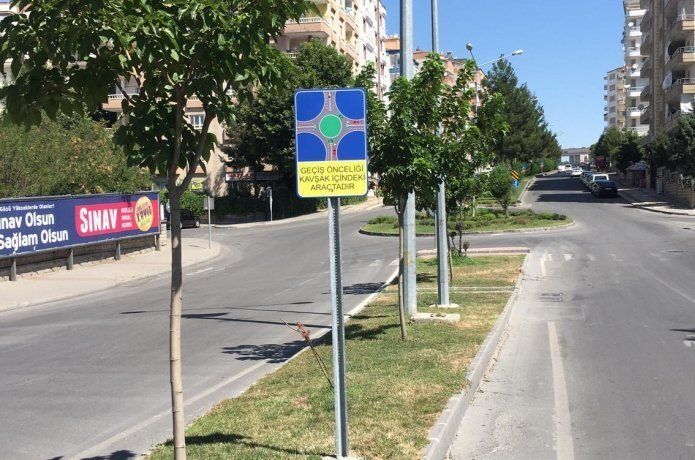 ‘Geçiş önceliği kavşak içindeki araçtadır’