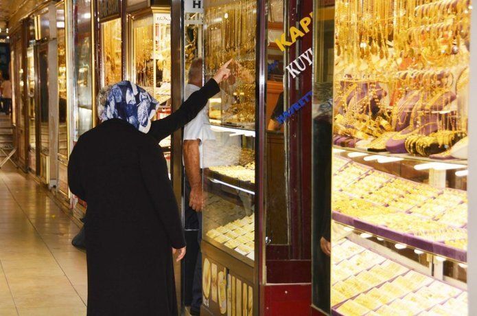 Altın son yılların en yüksek seviyesinde seyrediyor