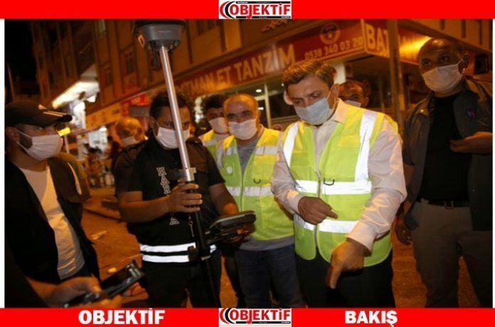 Belediye asfalt ekibi gece gündüz çalışıyor