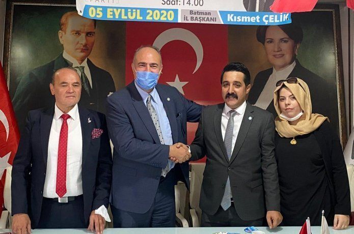 İyi Parti’de Başkan Çelik güven tazeledi