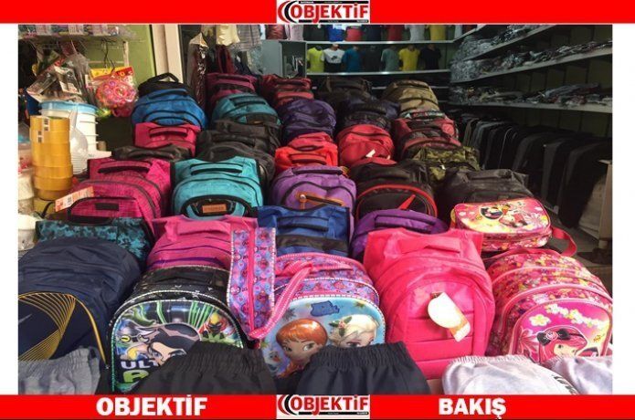 Okul çantaları elde kaldı