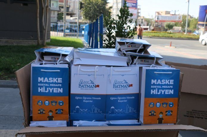 Belediyeden öğrencilere hijyen paketi