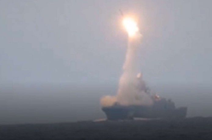Rusya, süpersonik "Zircon" füzesinin test edildiğini açıkladı