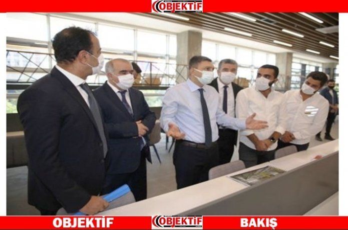 Vali Şahin, yeni kütüphaneyi inceledi