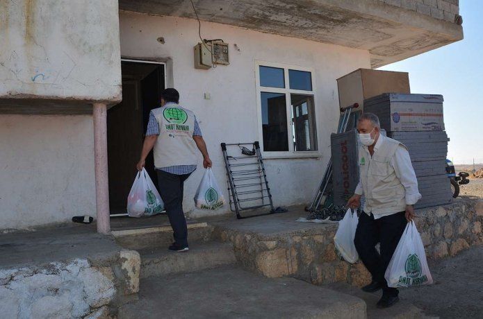 Umut Kervanından evi yanan mağdur aileye yardım