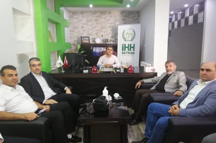 İHH Yardım vakfını ziyarette bulundu.