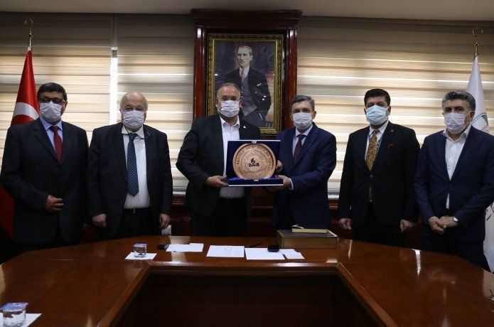 DAİB yönetim kurulu Vali Şahin'i ziyaret etti