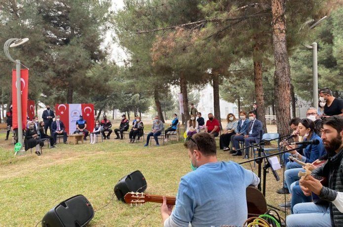 Emniyet Müdürü Kıraç, gençlik merkezindeydi