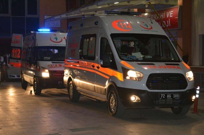 Batman'da işçi servisi ile otomobil çarpıştı: 14 yaralı