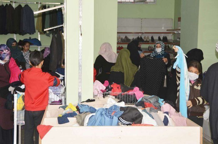 Batman Umut Kervanı ailelere yardımda bulundu