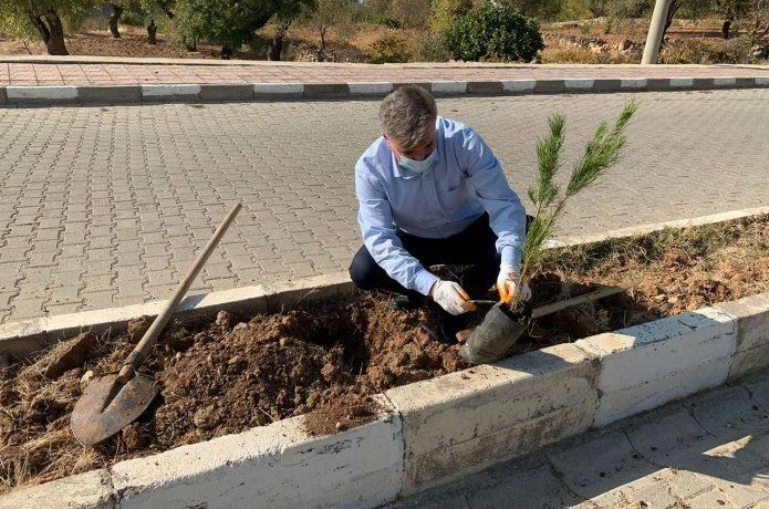 Ağaçlandırma seferberliğine Kayapınar’da katıldı