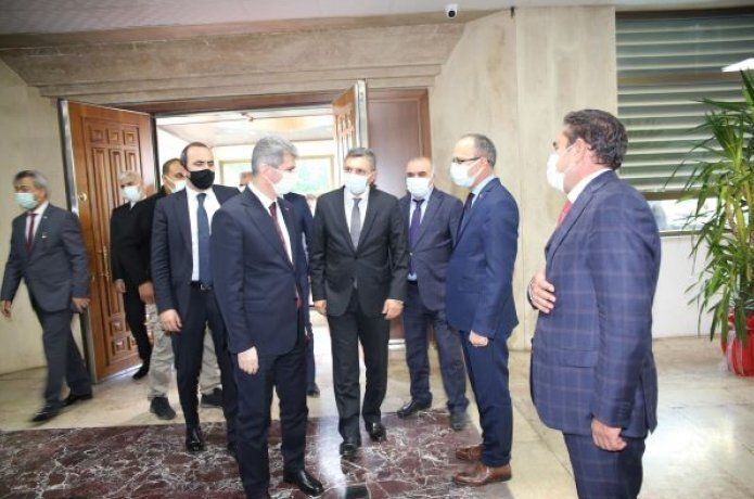 Bakan Yardımcısı, ince Batman’daydı