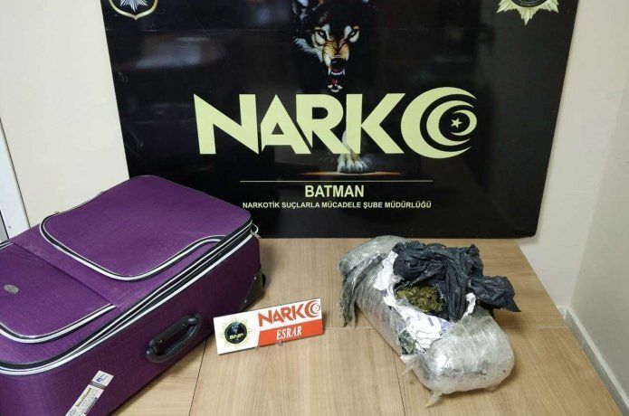Otobüste valiz içinde uyuşturucu ele geçirildi