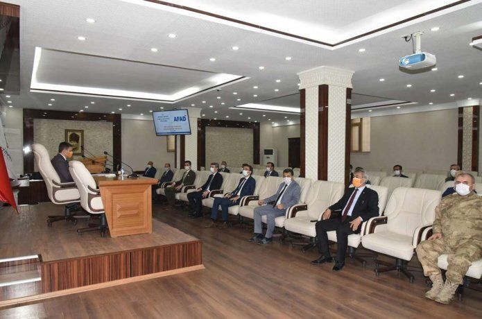 Kış tedbirleri koordinasyon toplantısı vali başkanlığında yapıldı