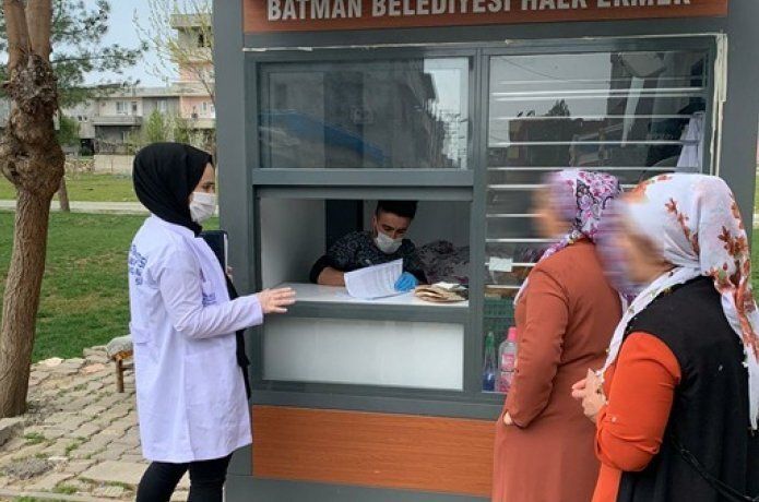 Belediye, ihtiyaç sahibi vatandaşların ekmek ihtiyacını karşılamaya devam ediyor