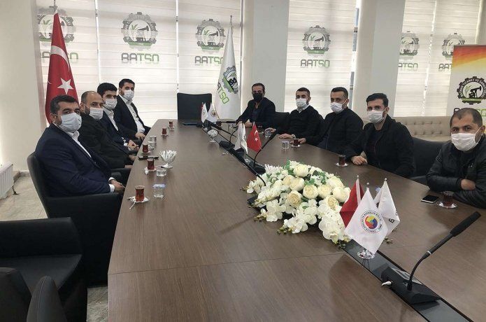 İş hayatına atılmak isteyen gençler desteklenmeli