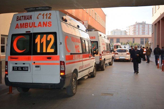 Batman'da inşaat iskelesi çöktü