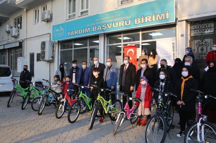 Belediye' den şehit çocuklarına hediye