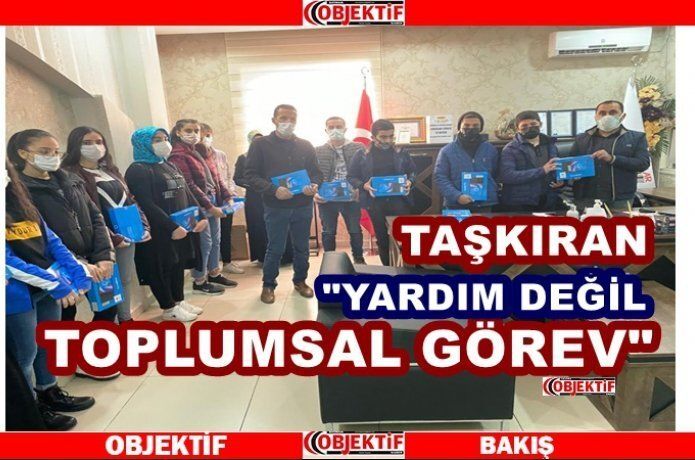 Şahmar, başarılı öğrencilere tablet dağıttı.