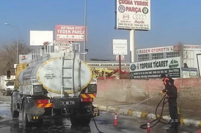 Temizlik işleri son sürat devam ediyor