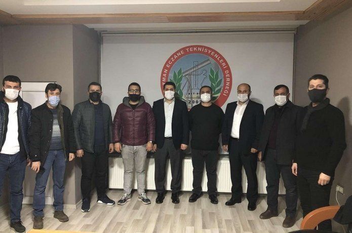 Eczane teknikerlerine ‘ikramiye verilsin’ talebi