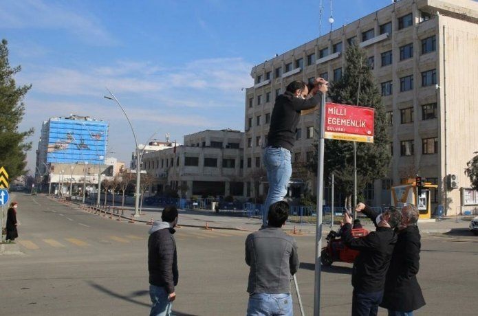 Levhalar yenileniyor