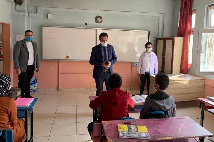 Köy okullarında ders zili çaldı
