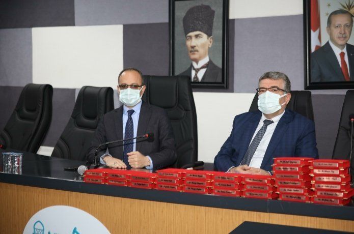 Belediye personeline plaket