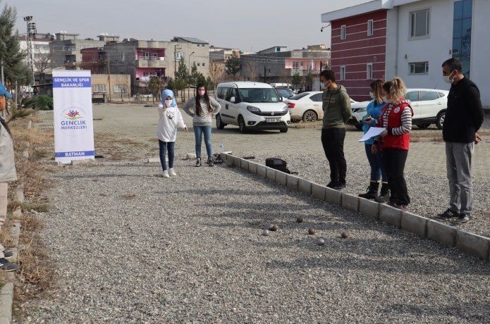 Gençlikten bocce turnuvası