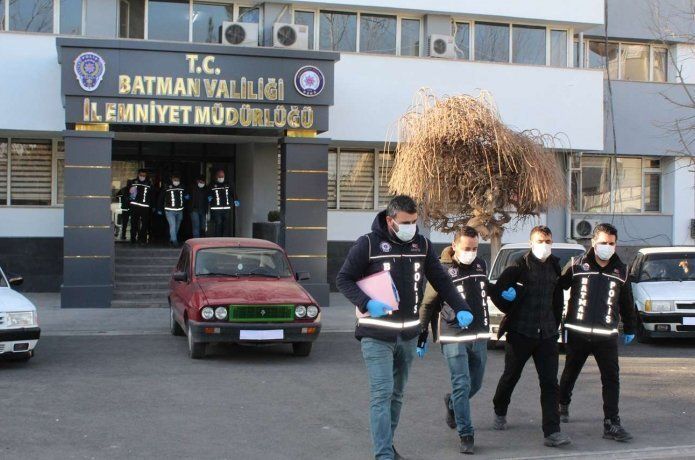 Oto hırsızlık çetesi yakalandı
