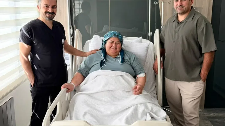 150 Kiloluk hastaya tüp mide ameliyatı