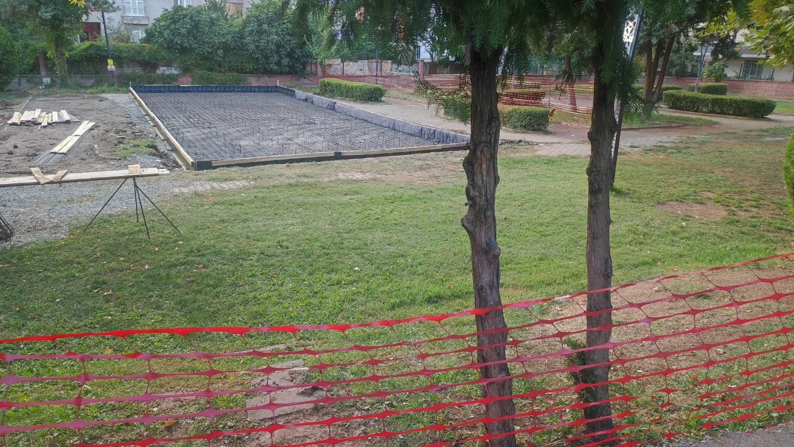 Parklardaki projelerin geri çekilmesi istendi