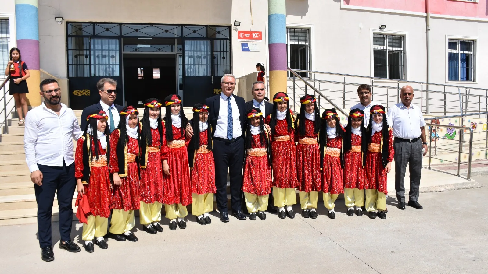 İlköğretim Haftası çelenk töreniyle başladı