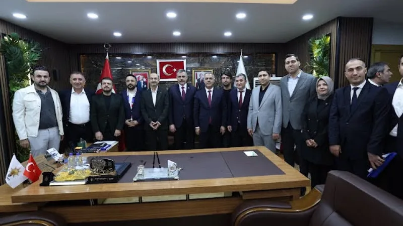 BAKAN ÇİFTÇİ'DEN AK PARTİ'YE ZİYARET