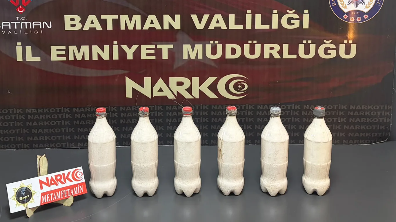 Uyuşturucuyu benzin deposuna gizlediler